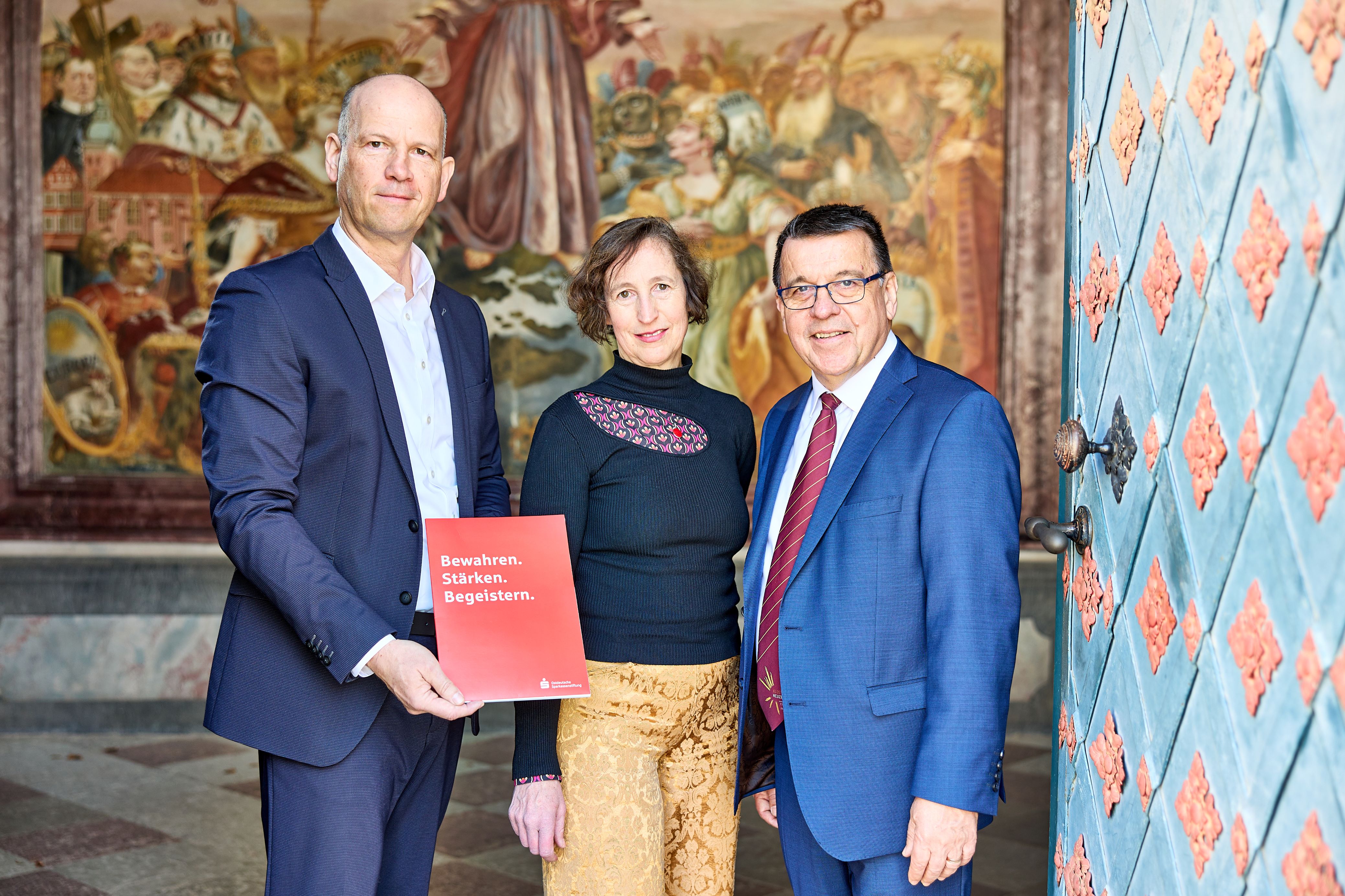Ostdeutsche Sparkassenstiftung mit Sparkasse Oder Spree fördern Restaurierung der Kirchenvorhalle